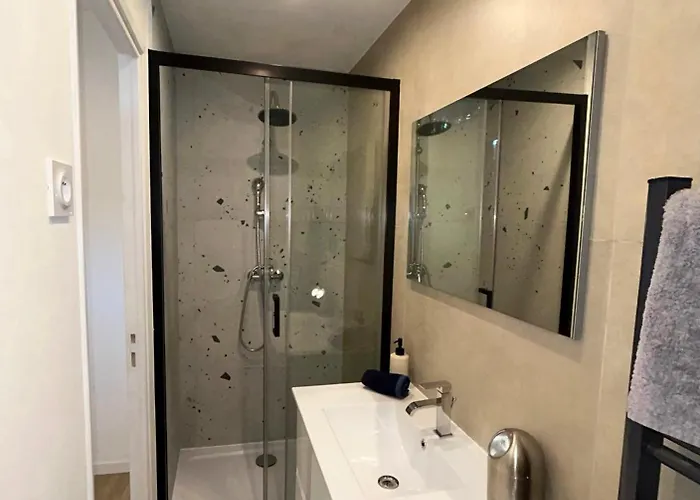 3 Pieces Renove Suquet * Cannes